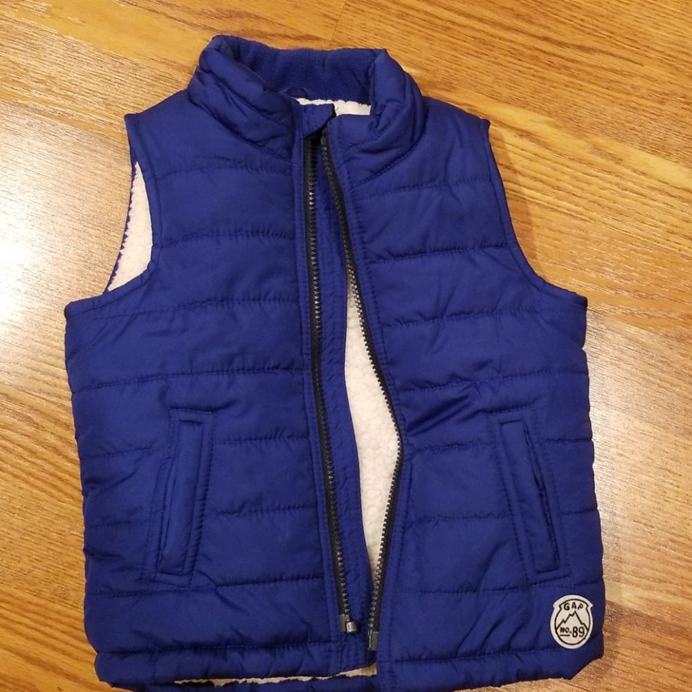 3t Gap fleece vest